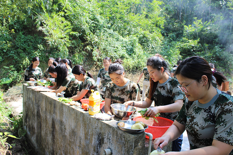 小蝌蚪视频污下载免费家具團隊戶外拓展訓練